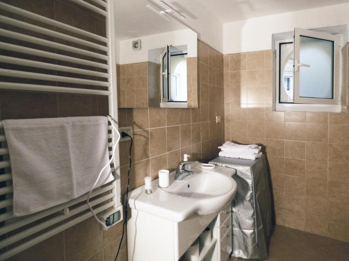 Casa Maura - 2 Passi Nella Storia Apartment Genoa Bagian luar foto