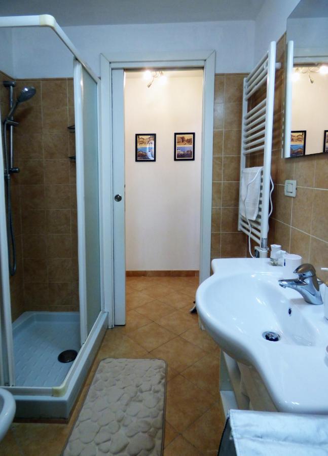 Casa Maura - 2 Passi Nella Storia Apartment Genoa Bagian luar foto
